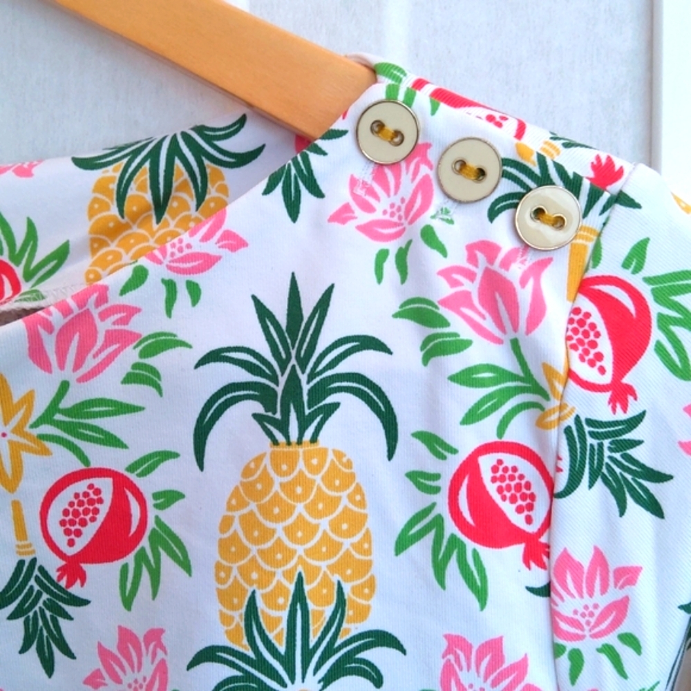 NWOT ! J. McLaughlin Pineaple Novelty Print Catalina Cloth White Top - Picture 4 of 7